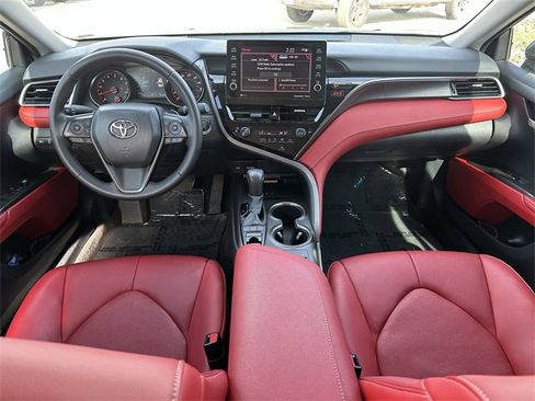 Used 2022 Toyota Camry XSE image 10