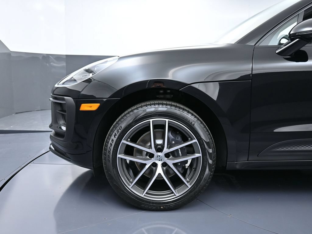 Certified 2026 Porsche Macan AWD/4WD image 12
