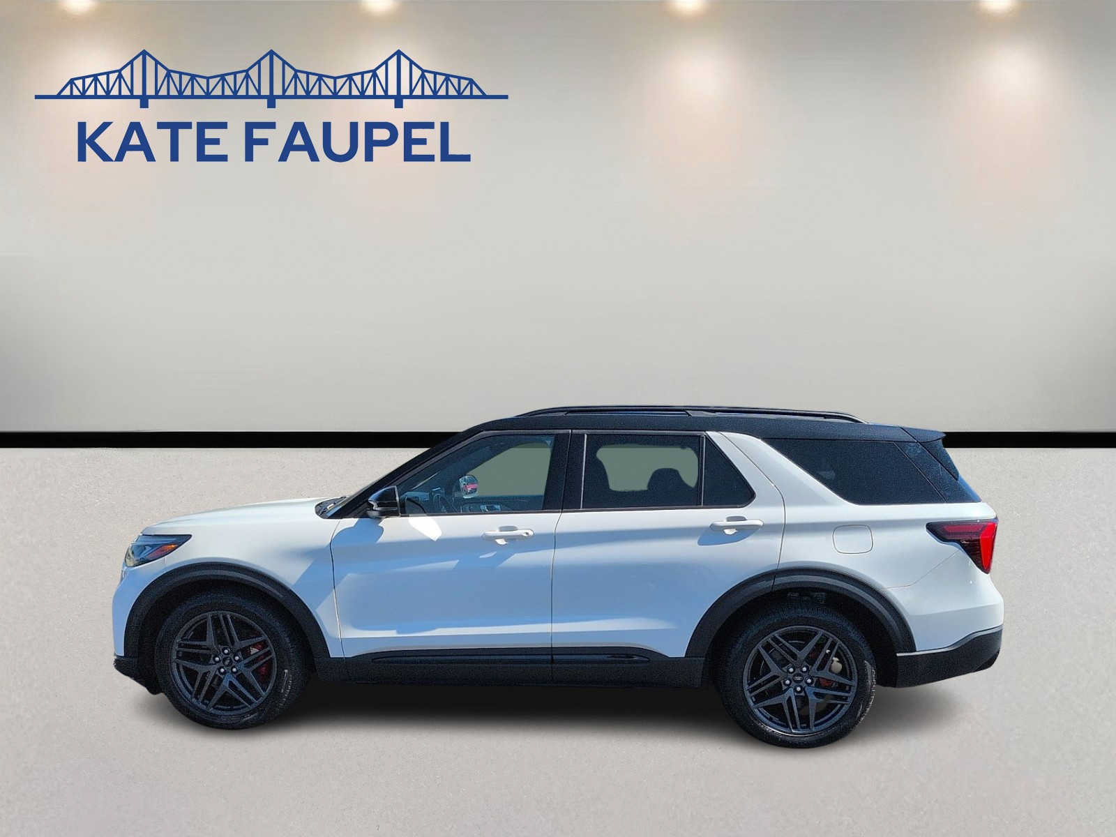 Certified 2025 Ford Explorer ST AWD/4WD image 4