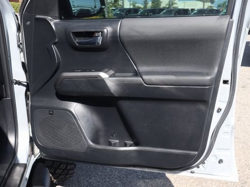 Used 2019 Toyota Tacoma TRD Sport image 42