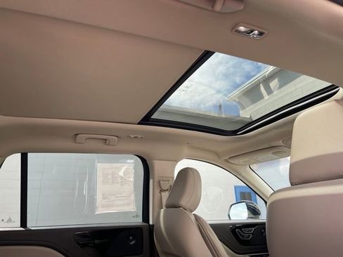 Used 2022 Lincoln Aviator Reserve w/ Equipment Group 201A image 36