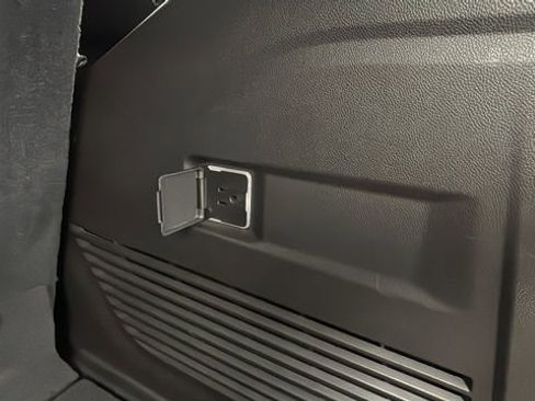 Used 2021 Chevrolet Tahoe RST image 38