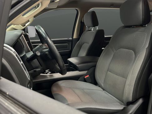 Used 2019 RAM 1500 Big Horn AWD/4WD image 9