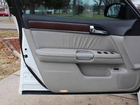 Used 2008 INFINITI M35 x w/ Technology Pkg image 12