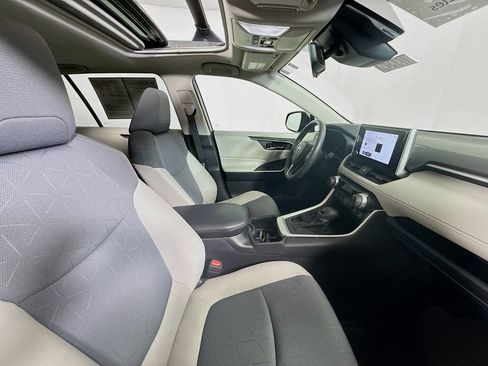 Certified 2024 Toyota RAV4 XLE w/ Convenience Package image 30