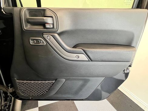 Used 2017 Jeep Wrangler Unlimited Sport image 11