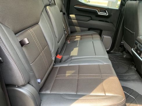 Used 2026 Chevrolet Silverado 1500 High Country w/ High Country Premium Package AWD/4WD image 16