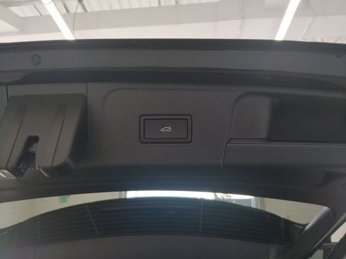 New 2026 Volkswagen Atlas SE image 25