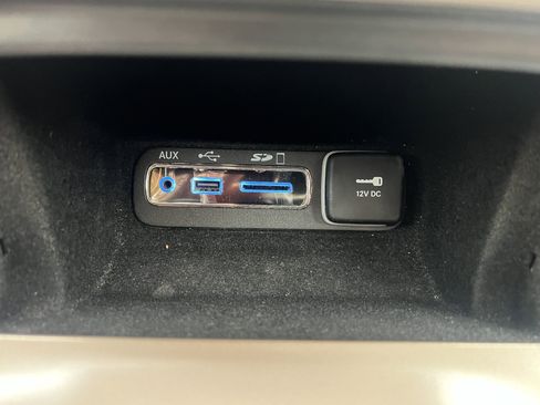 Used 2017 Jeep Grand Cherokee Limited image 26