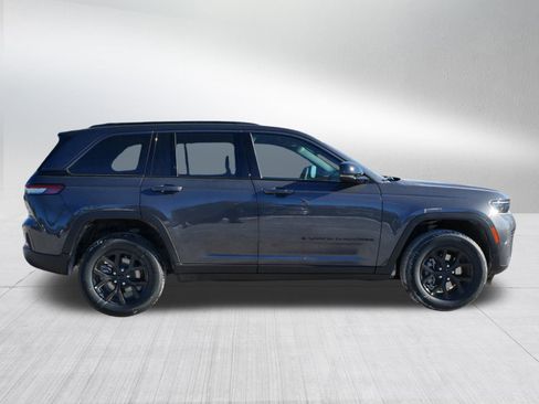 New 2026 Jeep Grand Cherokee Altitude image 8