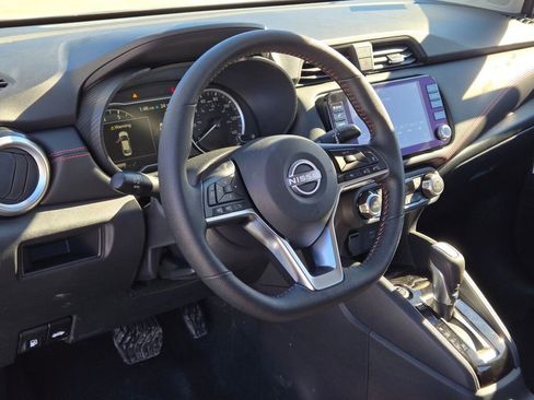 New 2025 Nissan Versa SR w/ Trunk Package image 21