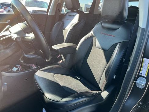 Used 2018 Jeep Compass Trailhawk w/ Cold Weather Group AWD/4WD image 14