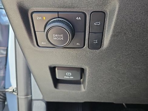 Used 2025 Ford Expedition Active AWD/4WD image 16