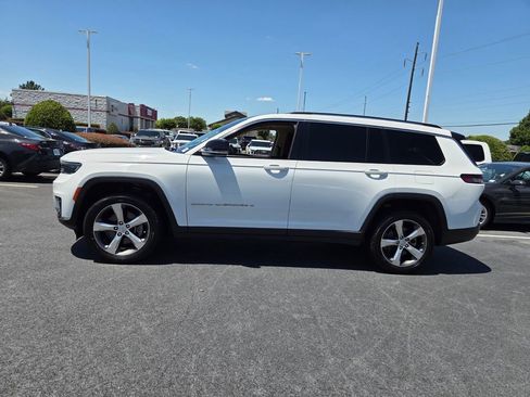 Used 2021 Jeep Grand Cherokee L Limited RWD image 3