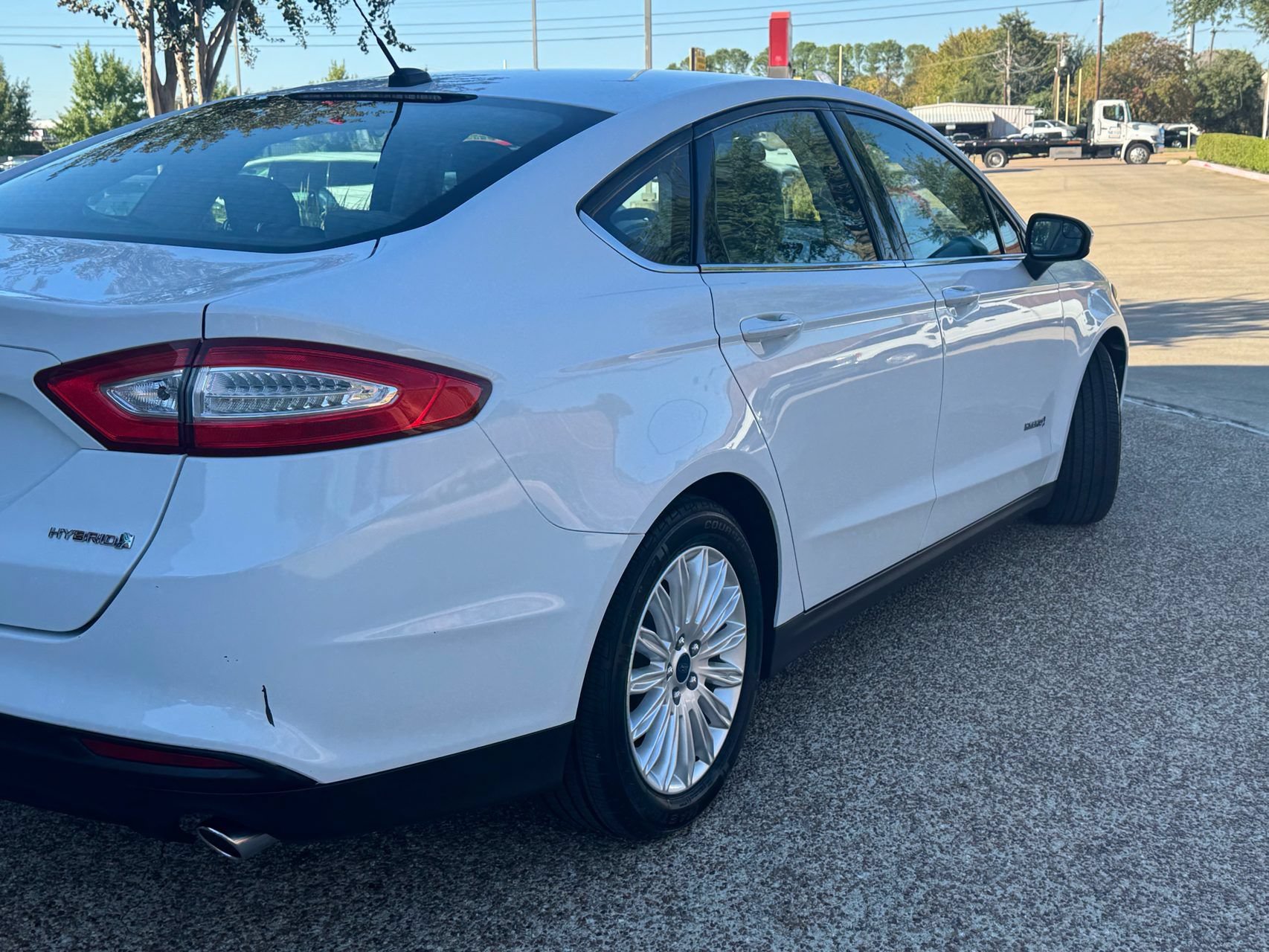Used 2015 Ford Fusion S FWD image 4