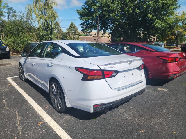 Certified 2023 Nissan Altima 2.0 SR FWD image 4
