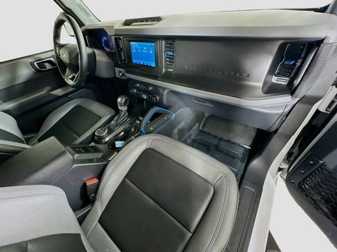 Used 2023 Ford Bronco Black Diamond image 29