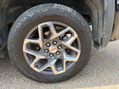 Used 2025 GMC Sierra 1500 SLT RWD image 15