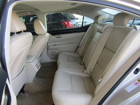 Used 2015 Lexus ES 350 w/ Premium Package FWD image 10