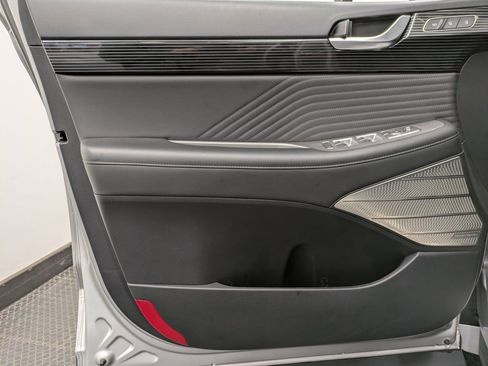 Used 2024 Hyundai Palisade Calligraphy image 8