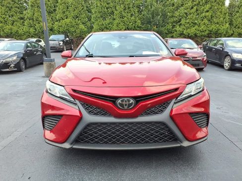 Used 2020 Toyota Camry SE FWD image 8