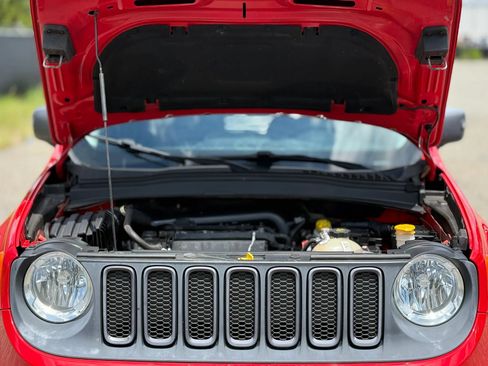 Used 2015 Jeep Renegade Trailhawk w/ Popular Equipment Group AWD/4WD image 29