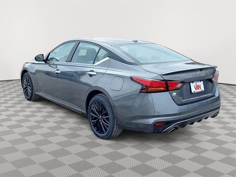 Used 2025 Nissan Altima 2.5 SV w/ SV Special Edition Package image 7