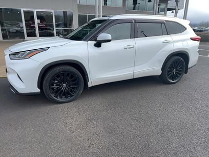 Used 2022 Toyota Highlander Platinum