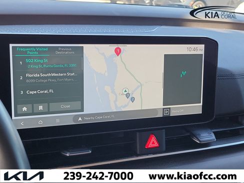 Used 2025 Kia Carnival EX FWD image 32