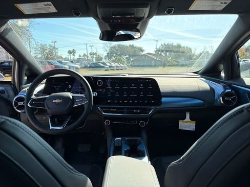 New 2026 Chevrolet Equinox EV LT image 29