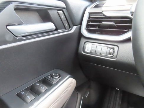 Used 2026 GMC Acadia Elevation image 33