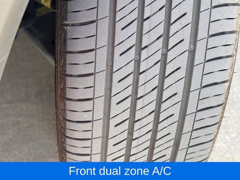 Used 2023 Hyundai Santa Fe SEL image 5