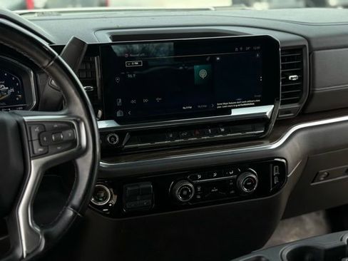 Used 2024 Chevrolet Silverado 2500 LT image 23