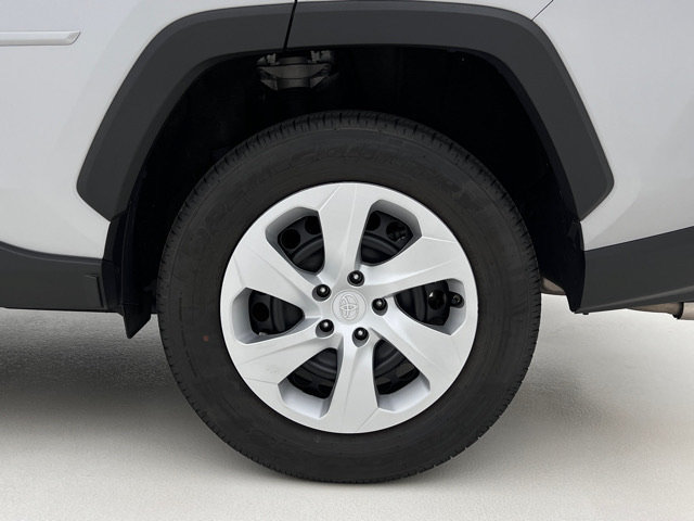 Used 2025 Toyota RAV4 LE AWD/4WD image 27