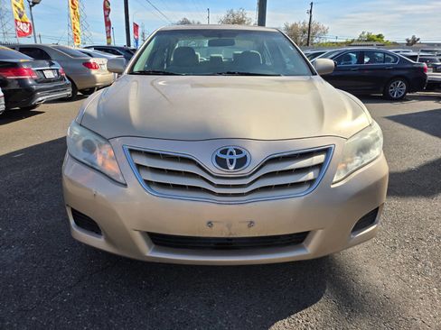 Used 2011 Toyota Camry LE w/ LE Extra-Value Pkg image 6
