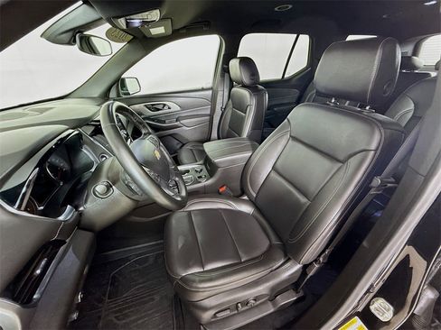 Used 2023 Chevrolet Traverse LT w/ LPO, Floor Liner Package image 6