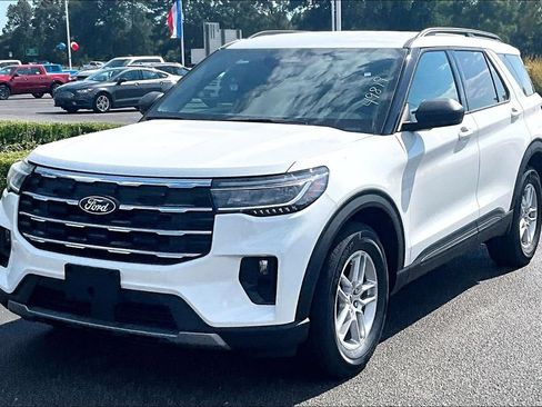 New 2027 Ford Explorer Active w/ Active Comfort Package RWD image 2
