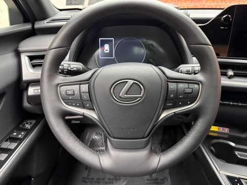 Used 2023 Lexus UX 250h F Sport AWD/4WD image 14