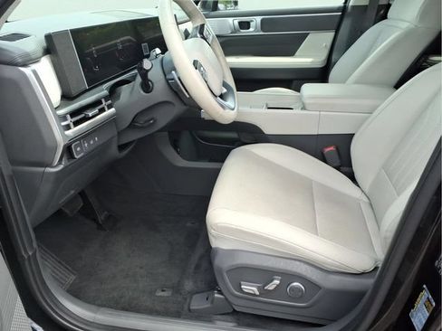 Used 2025 Hyundai Santa Fe SEL AWD/4WD image 20