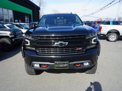 Used 2021 Chevrolet Silverado 1500 LT Trail Boss w/ Convenience Package II image 3