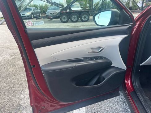 Used 2025 Hyundai Tucson SEL FWD image 9