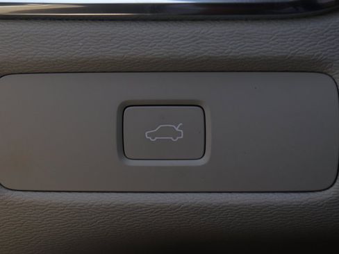 Used 2024 Volvo XC60 B5 Core image 20