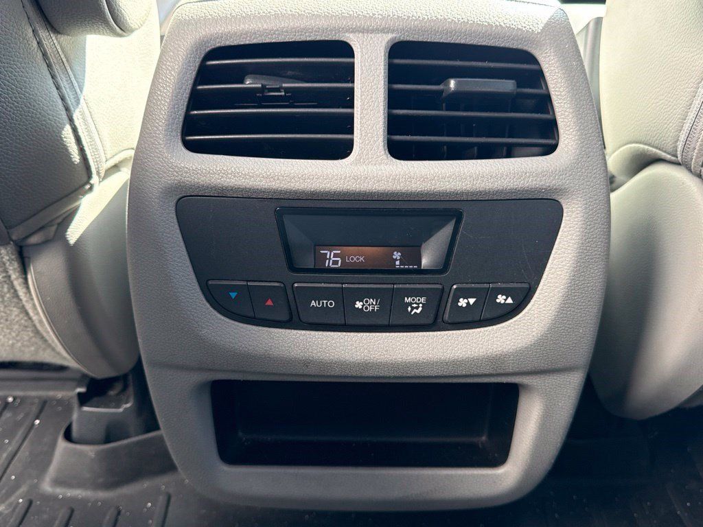 Used 2017 Honda Pilot EX-L image 11