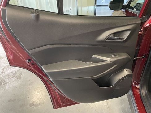 Used 2024 Chevrolet Trax ACTIV w/ Sunroof Package image 24