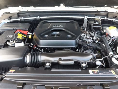 Used 2021 Jeep Wrangler Unlimited Sahara image 19