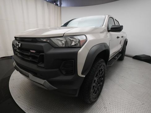 Used 2026 Chevrolet Colorado Trail Boss AWD/4WD image 3