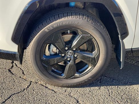 Used 2019 Toyota RAV4 XSE image 9