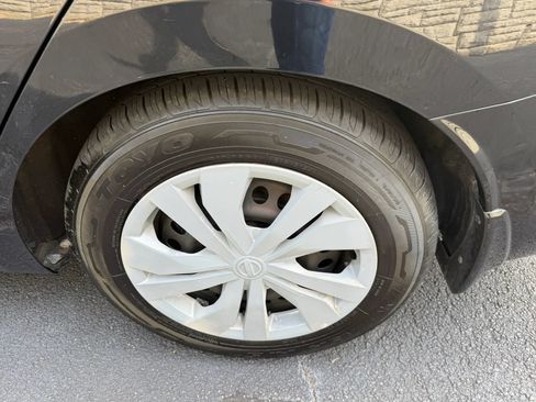 Used 2021 Nissan Versa S FWD image 26