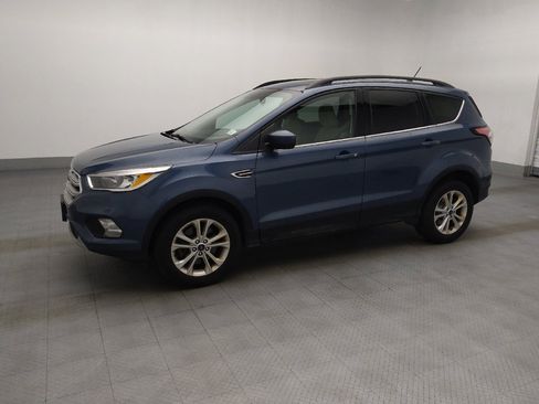 Used 2018 Ford Escape SE w/ SE Sync 3 Package AWD/4WD image 2