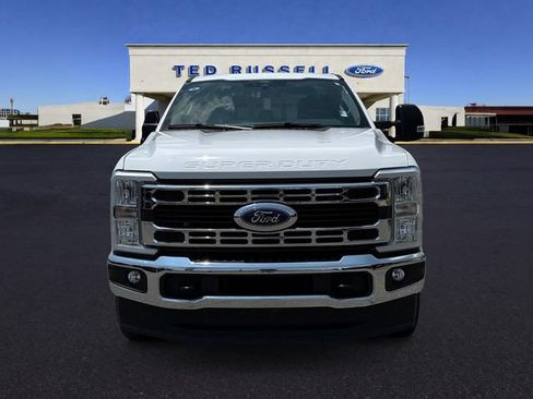 Certified 2025 Ford F250 XLT AWD/4WD image 3